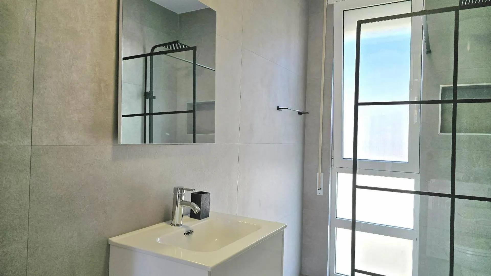 Cozy Beach Apartment - 296 Dıraç